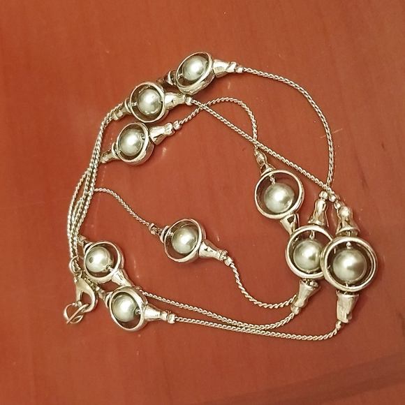 Silver tone and faux pearl long necklace - Picture 11 of 11
